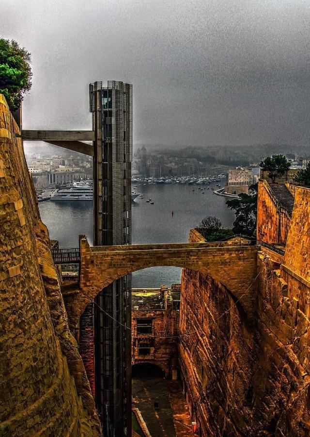 Mcc Suites Valletta Exteriör bild